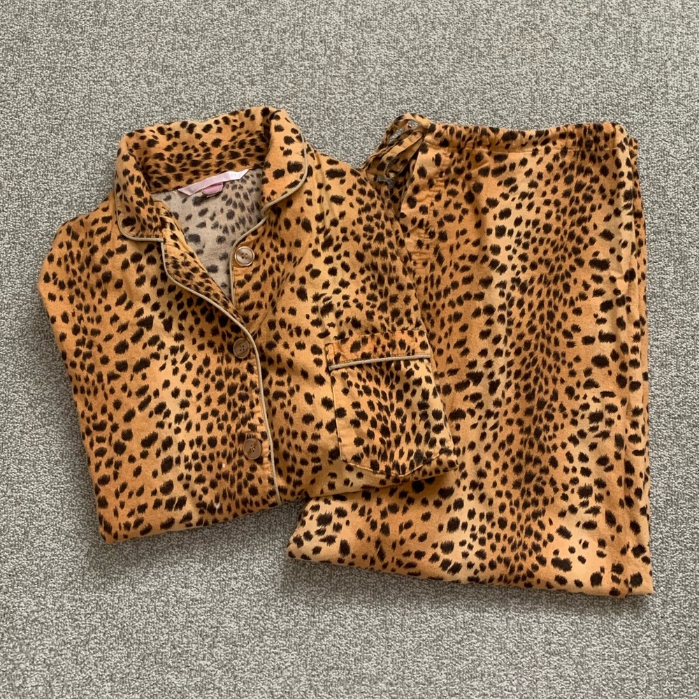 Vintage Y2K Victoria’s Secret Cheetah Print Pajama Set